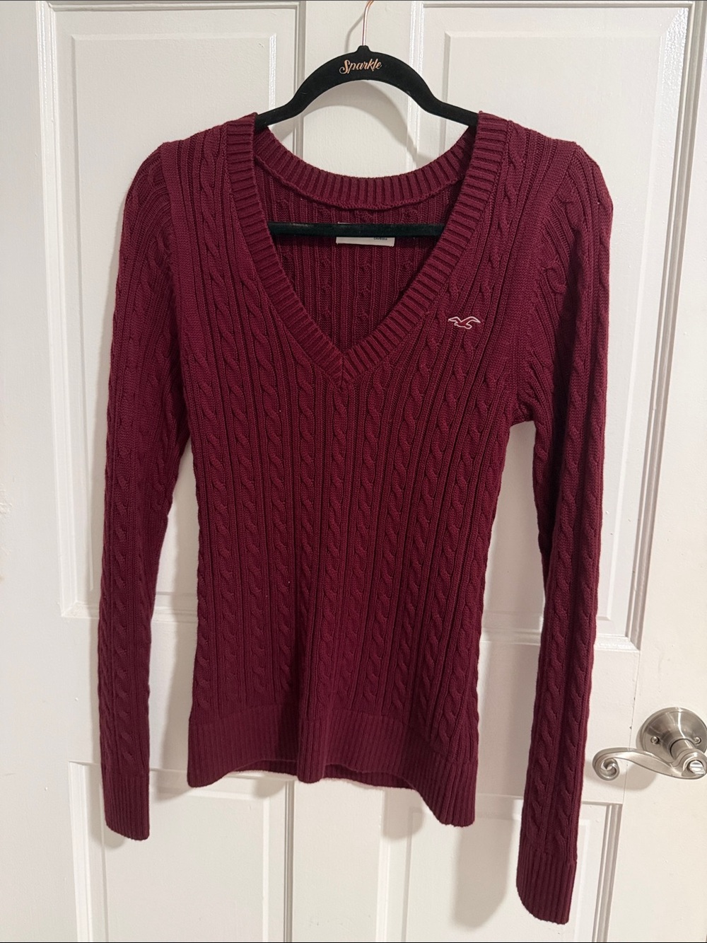 Hollister Women's Cable V-Neck Sweater - Wine/Burgundy